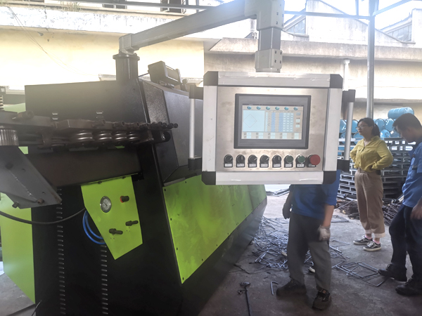 12A彎箍機 出廠調(diào)試600.jpg 12A彎箍機 出廠調(diào)試600.jpg